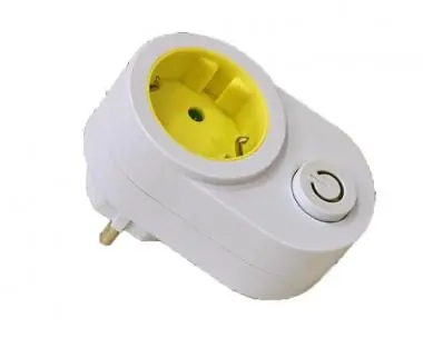 Biztonságos fizetés Háztartási dugalj kapcsolóval FAMATEL